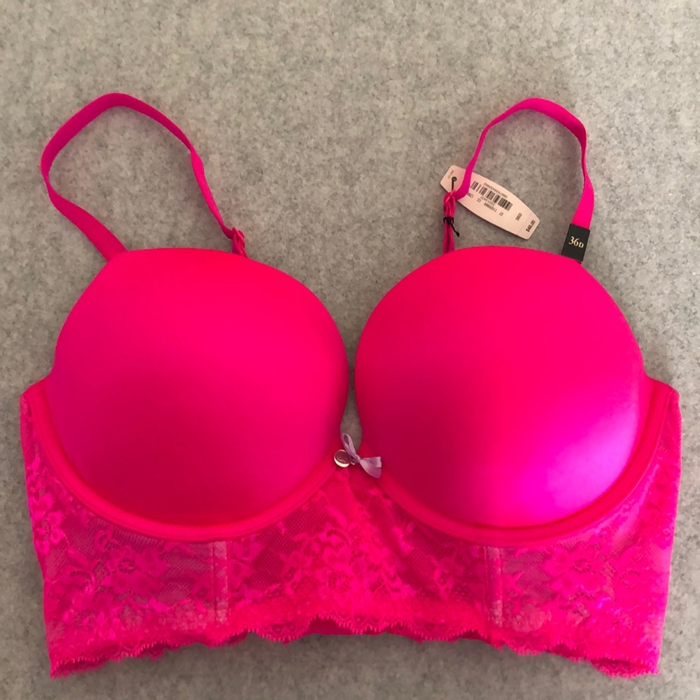NWT Victoria’s Secret 36D push up bra w/ lace band